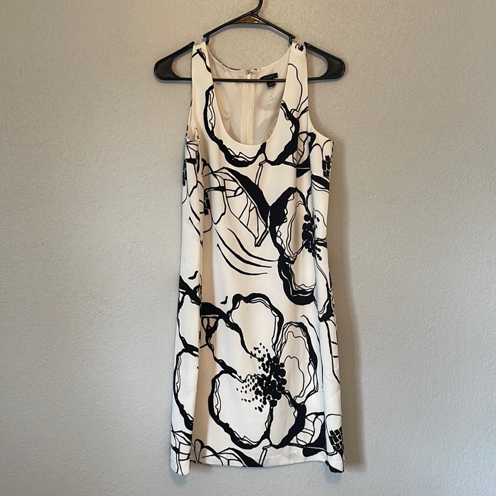 Black and White flowered shift dress